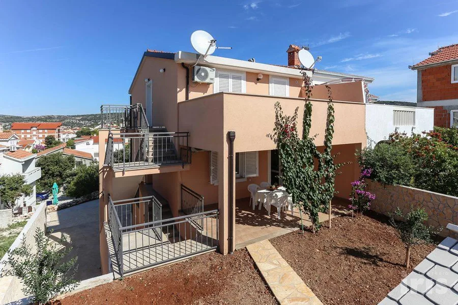 Apartmani House Dijana – fotografija 2