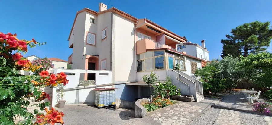Apartmani Karabaić – fotografija 2