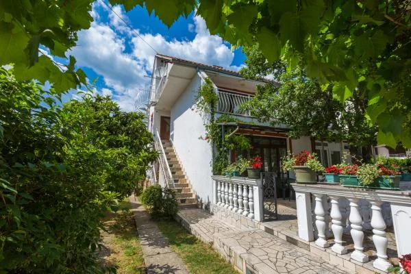 Apartmani Dom – fotografija 3