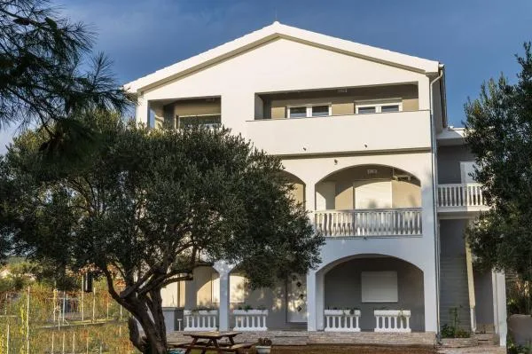 Apartmani Srećko i Zora – fotografija 2