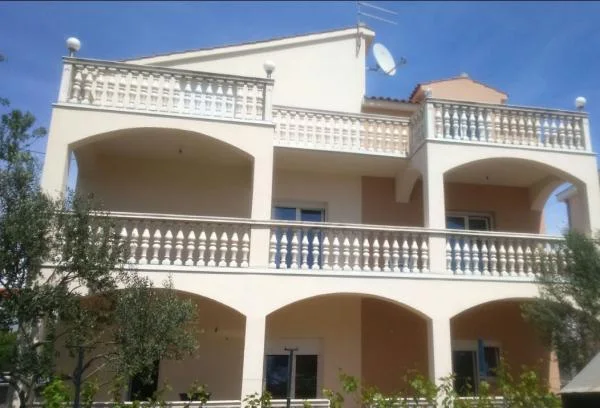 Apartmani Vila Lucija – fotografija 4
