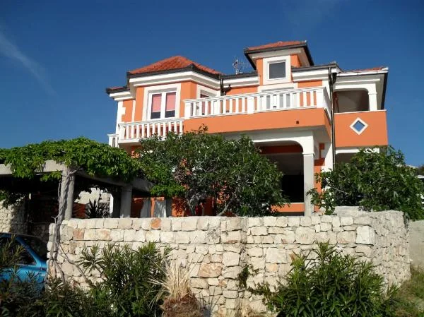 Apartmani Lana – fotografija 3