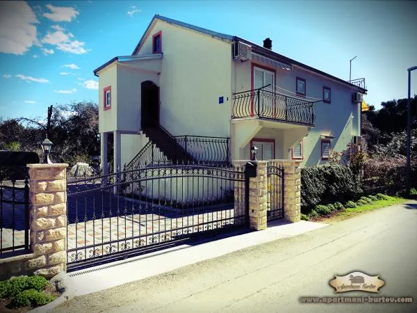 Apartmani Kurtov – fotografija 2