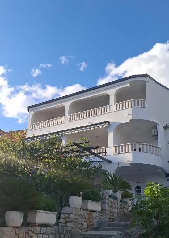 Apartmani Mare – fotografija 2