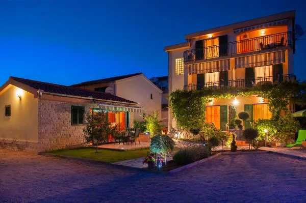 Apartmani Sara – fotografija 2