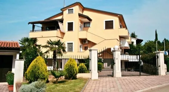 Apartmani Aida – fotografija 2