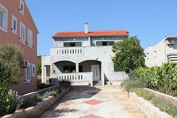 Apartmani Banj – fotografija 2