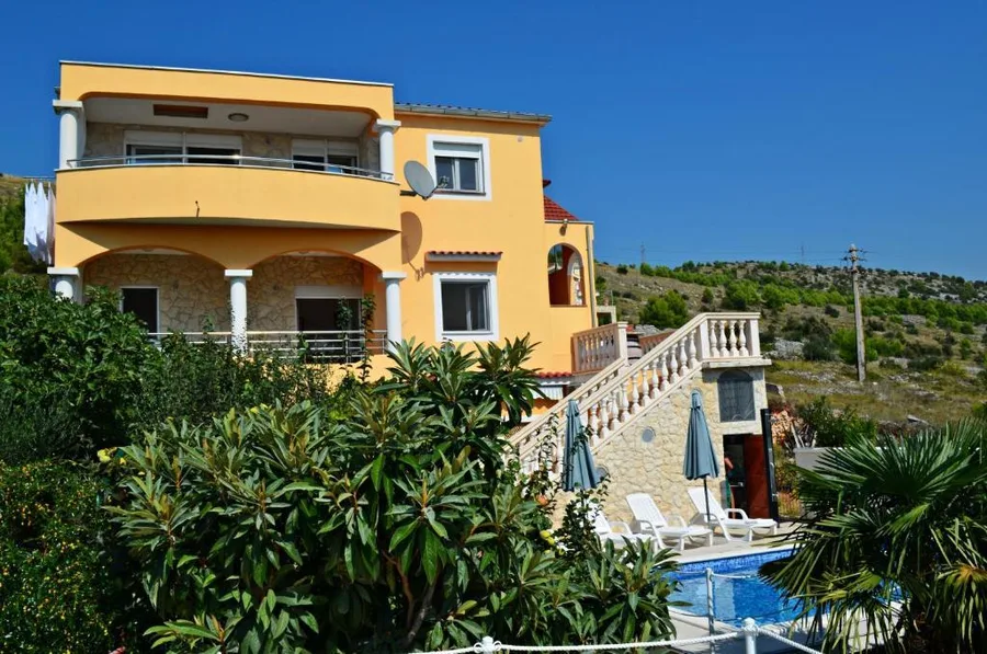 Apartmani Villa RA – fotografija 2