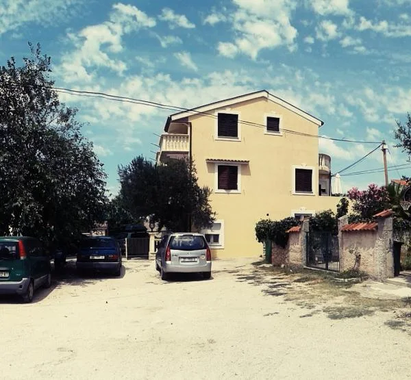 Apartmani Pirović – fotografija 3