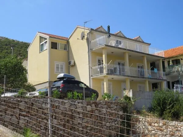 Apartmani Yellow House – fotografija 2