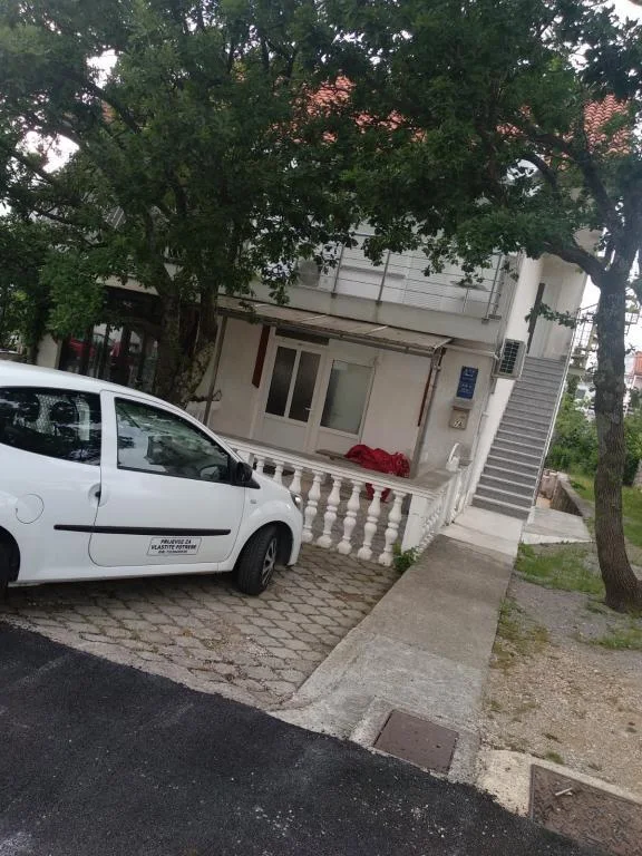 Apartmani Dom – fotografija 4