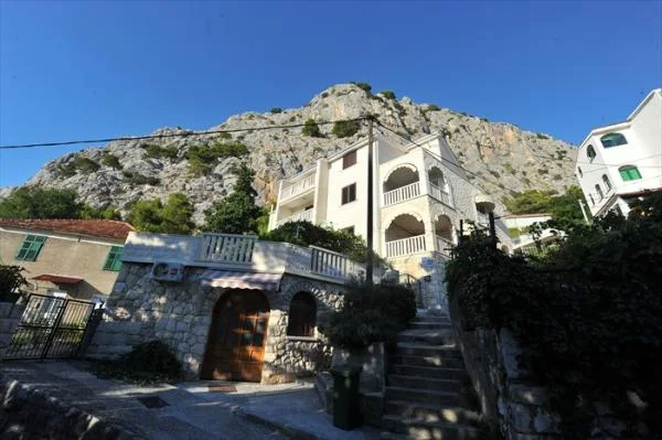 Apartmani Villa WhiteHouse – fotografija 3