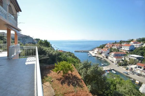 Apartmani Daniela – fotografija 2