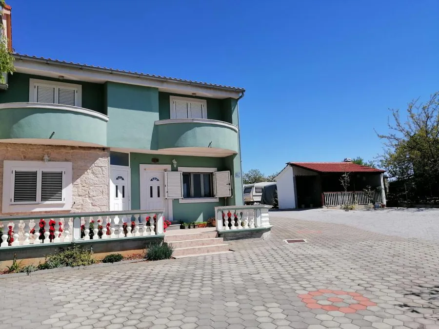 Apartmani Mira – fotografija 2