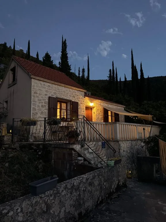 Kuća od kamena Zrno – fotografija 2