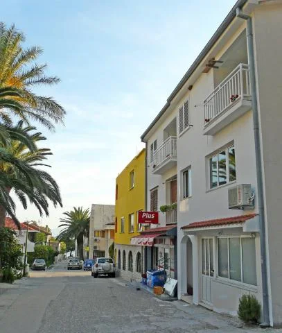 Apartmani Dora – fotografija 4