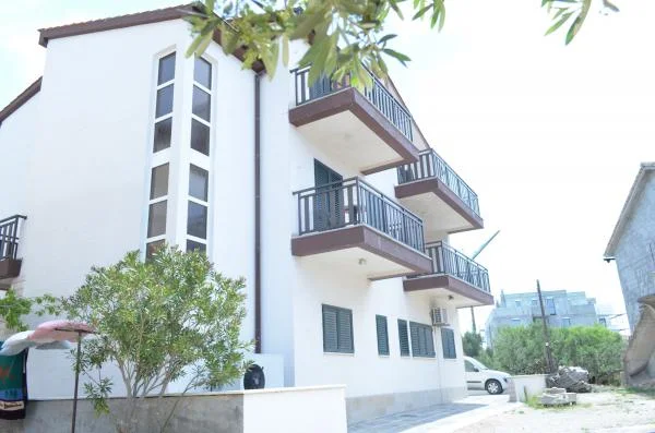 Apartmani Karmen – fotografija 3