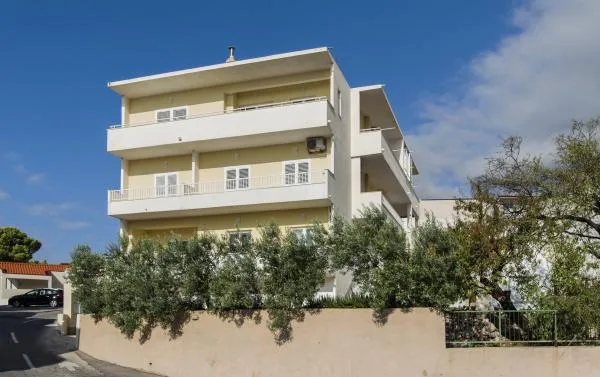 Apartmani Karmelo Lulić – fotografija 2