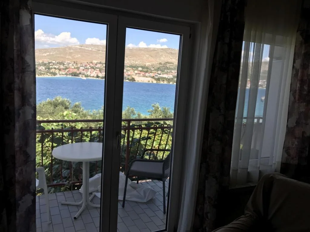 Apartmani Laura – fotografija 3