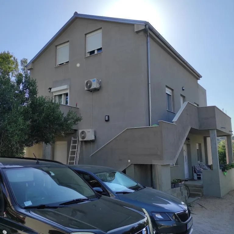 Apartmani Sara – fotografija 2