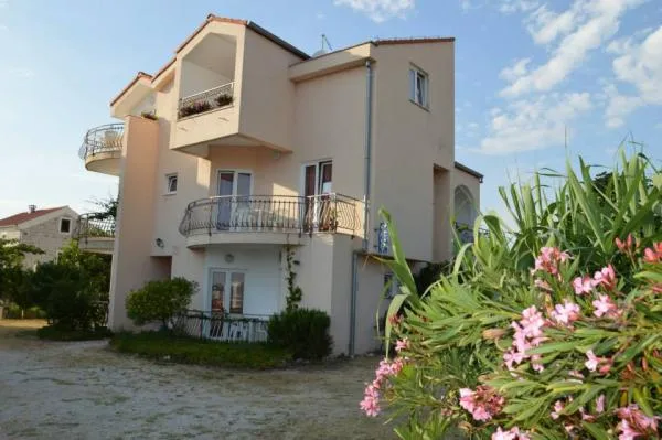 Apartmani Villa Toni – fotografija 2