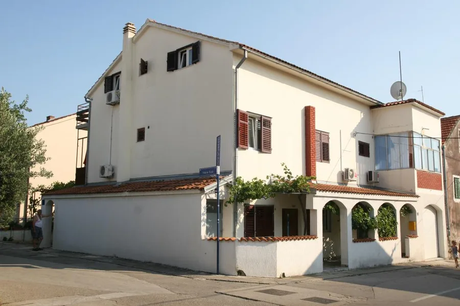 Apartmani Tarle – fotografija 2