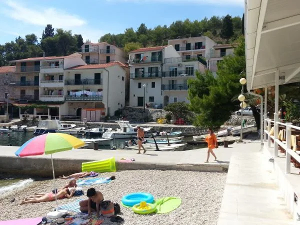 Apartmani Zvonimir – fotografija 6
