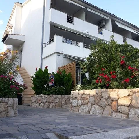 Apartmani Šobar – fotografija 2