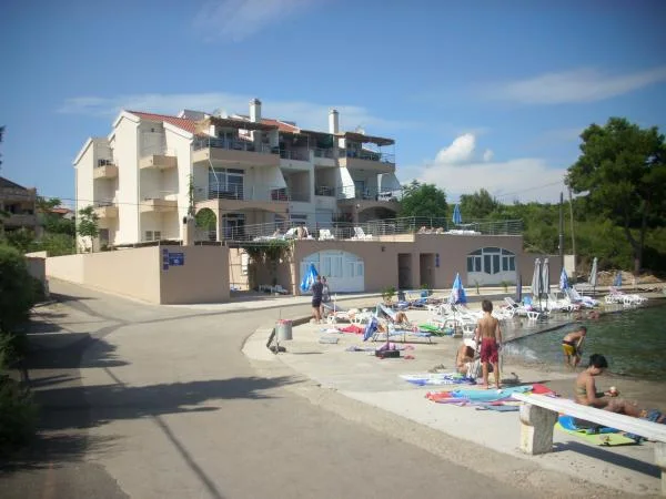 Apartmani Kala – fotografija 3