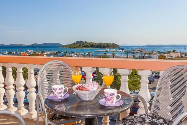 Apartmani Lovre – fotografija 2