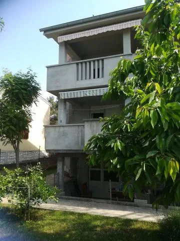 Apartmani Laura – fotografija 2