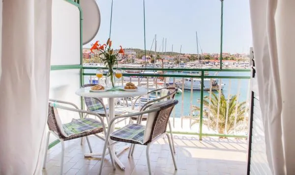 Apartmani Lapov – fotografija 2
