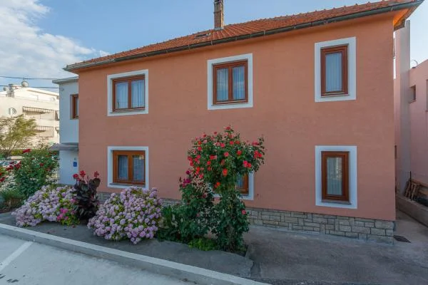 Apartmani Šarić – fotografija 3