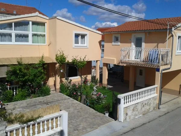 Apartmani Elvira – fotografija 3