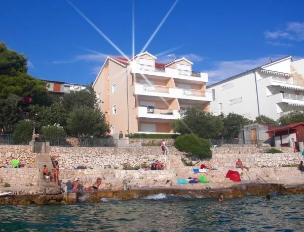 Apartmani Dominika – fotografija 2