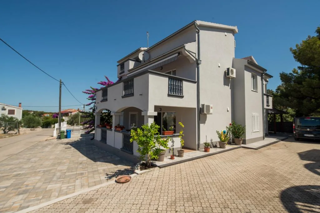 Apartmani DiAna – fotografija 3
