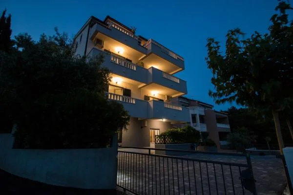 Apartmani Mira – fotografija 6