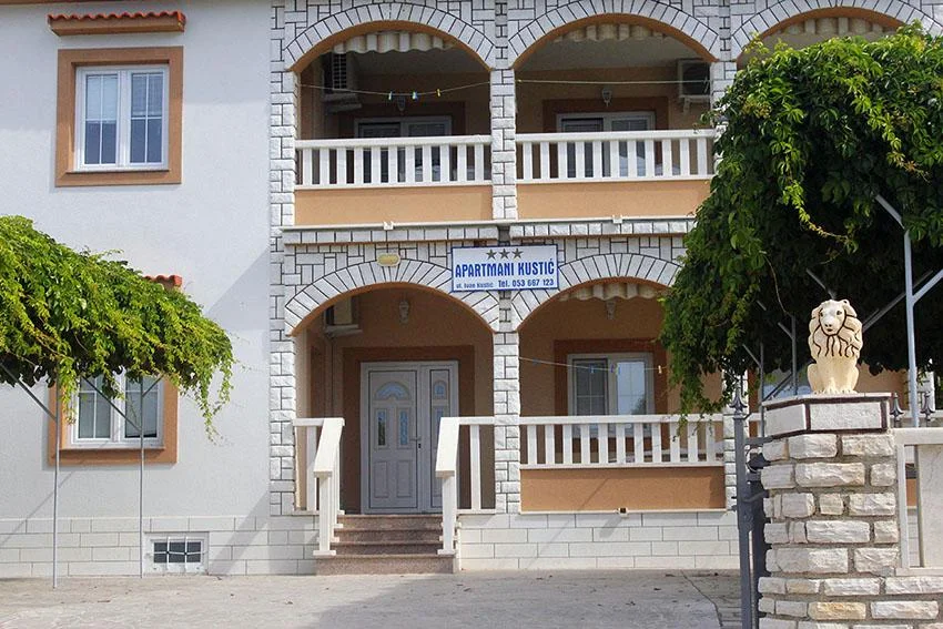 Apartmani Kustić – fotografija 4
