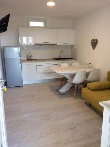 Apartmani Edi – fotografija 3