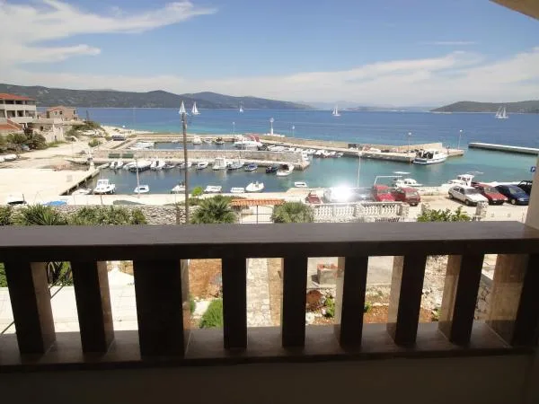 A4+1 – fotografija 2