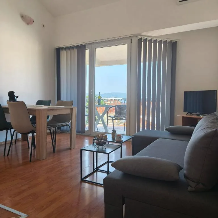 A4+2 – fotografija 2