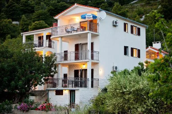 Apartmani Ana – fotografija 2
