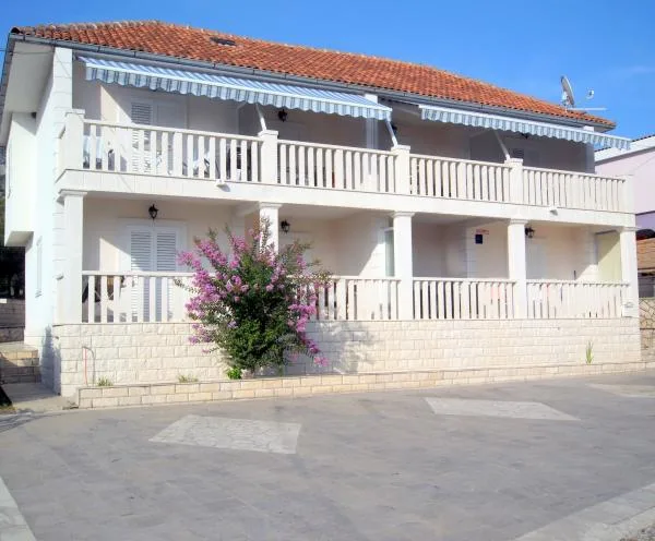 Apartmani Ena – fotografija 2