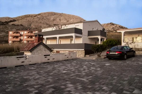 Apartmani Dalmatinka – fotografija 3
