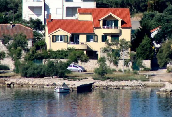 Apartmani Laurus – fotografija 2