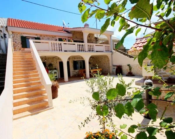 Apartmani Rustica – fotografija 2