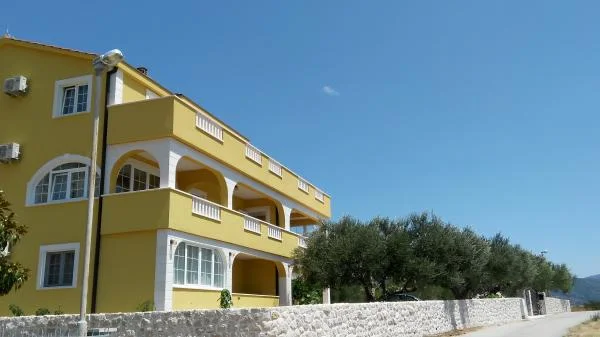 Apartmani Jomi – fotografija 3