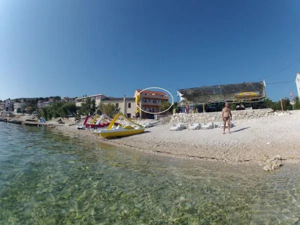 Apartmani Bela – fotografija 2