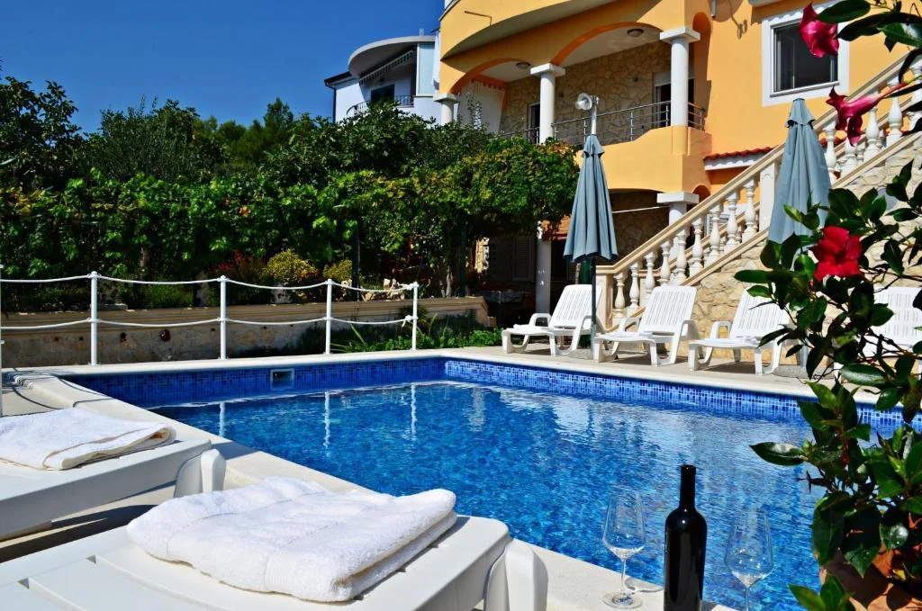 Apartmani Villa RA – fotografija 3