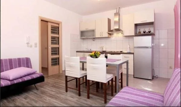 Apartmani Nika – fotografija 2